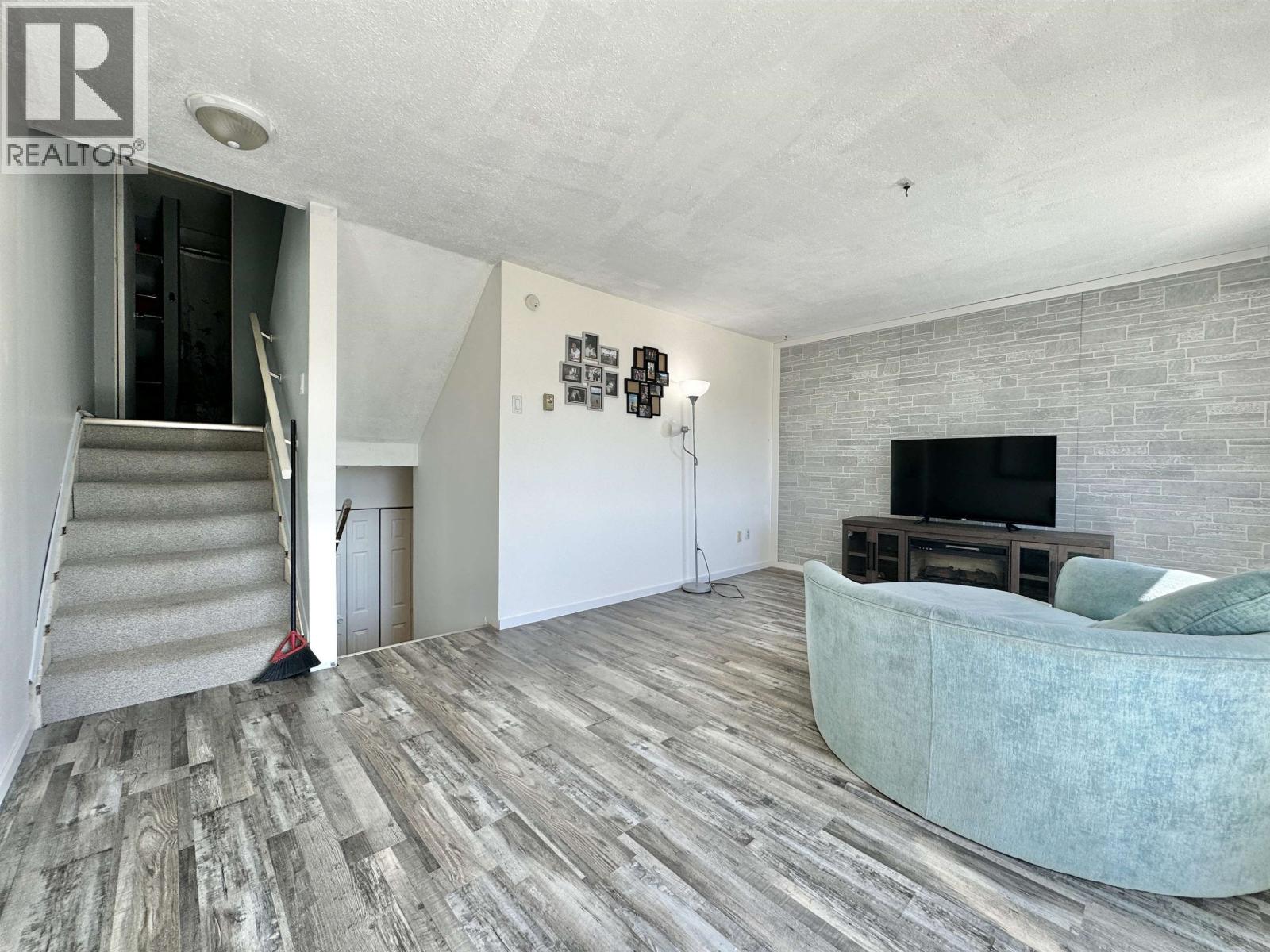 #73 605 CARSON DRIVE - 6