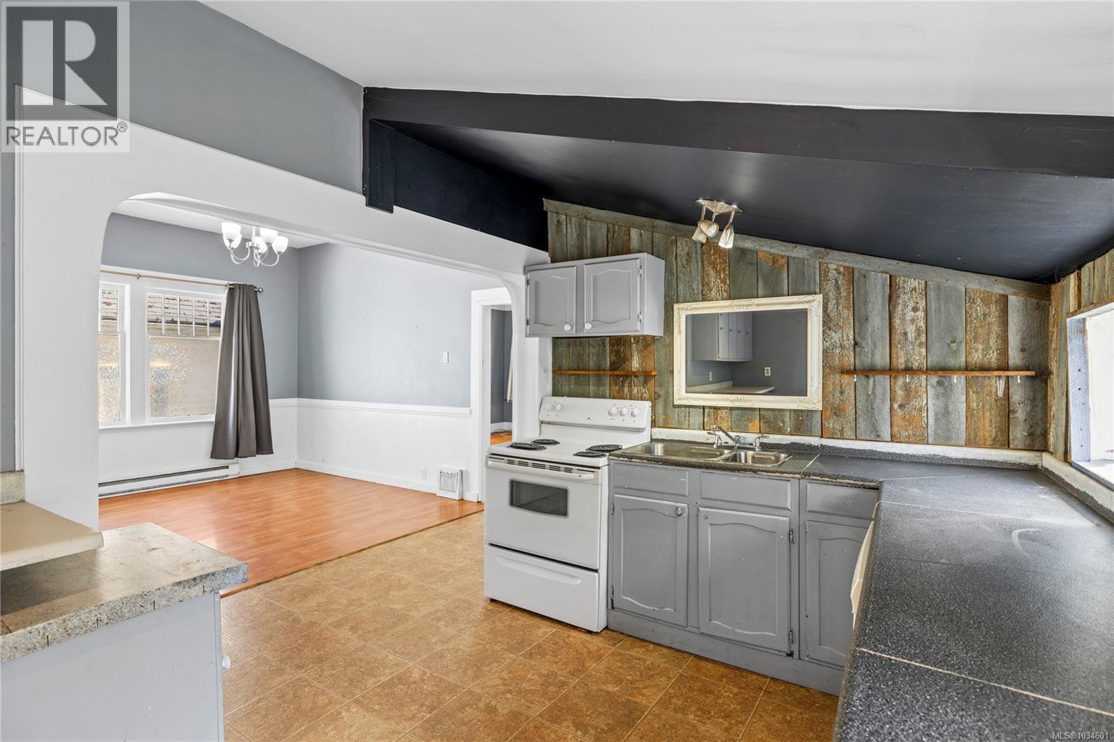 36 Irwin St - 11
