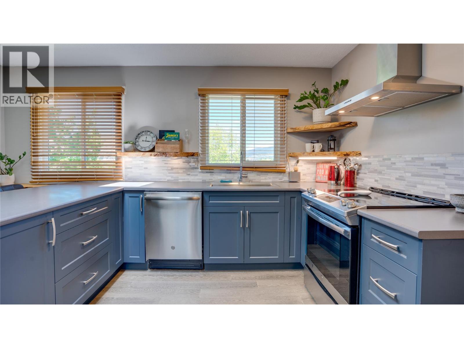 2106 39 Street - 28