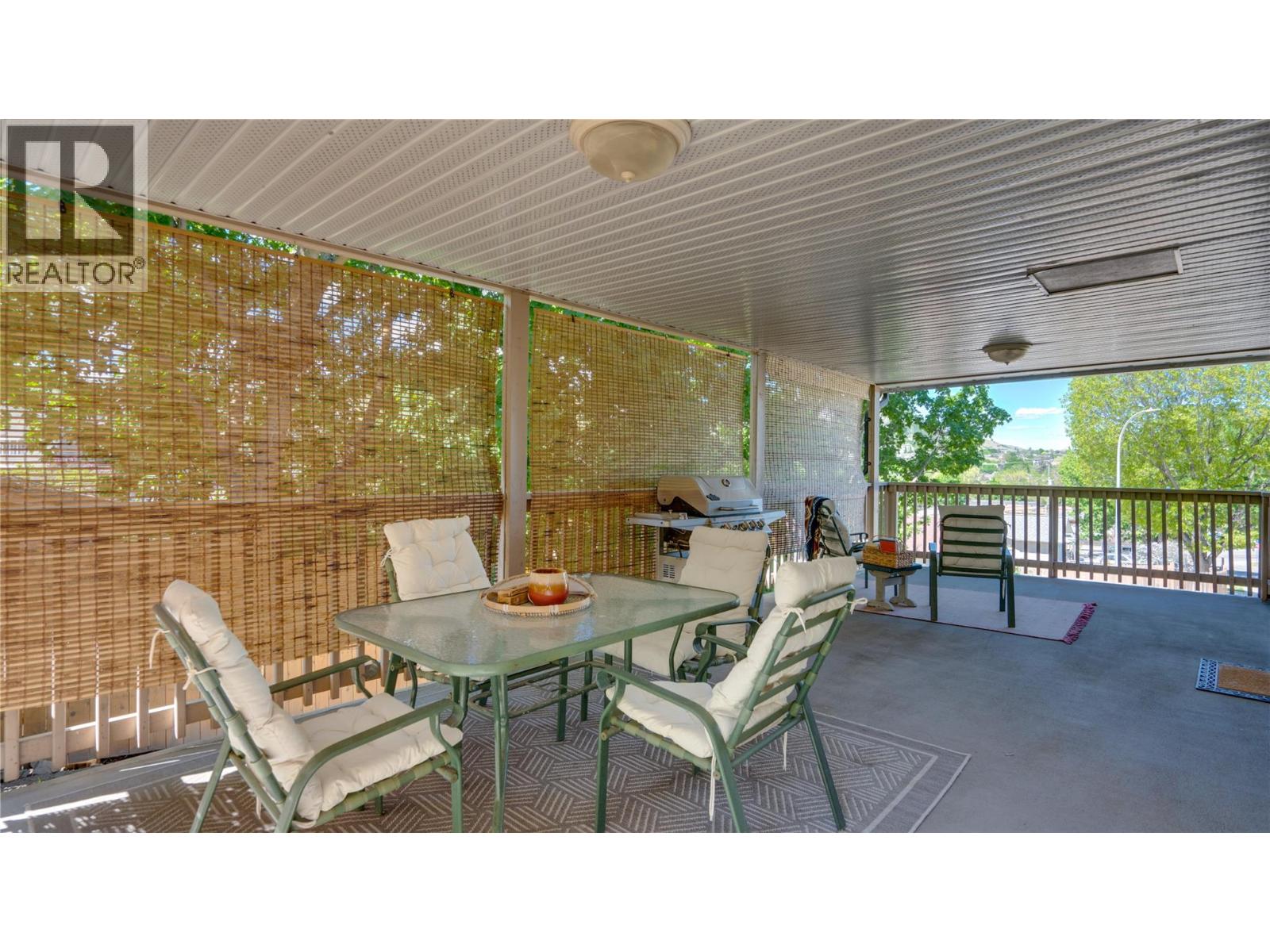 2106 39 Street - 32