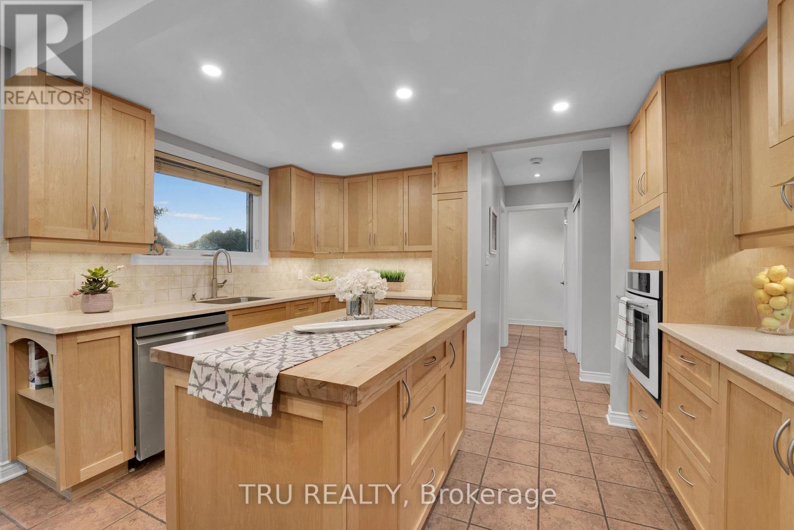 2529 MARSHWOOD ROAD - 7