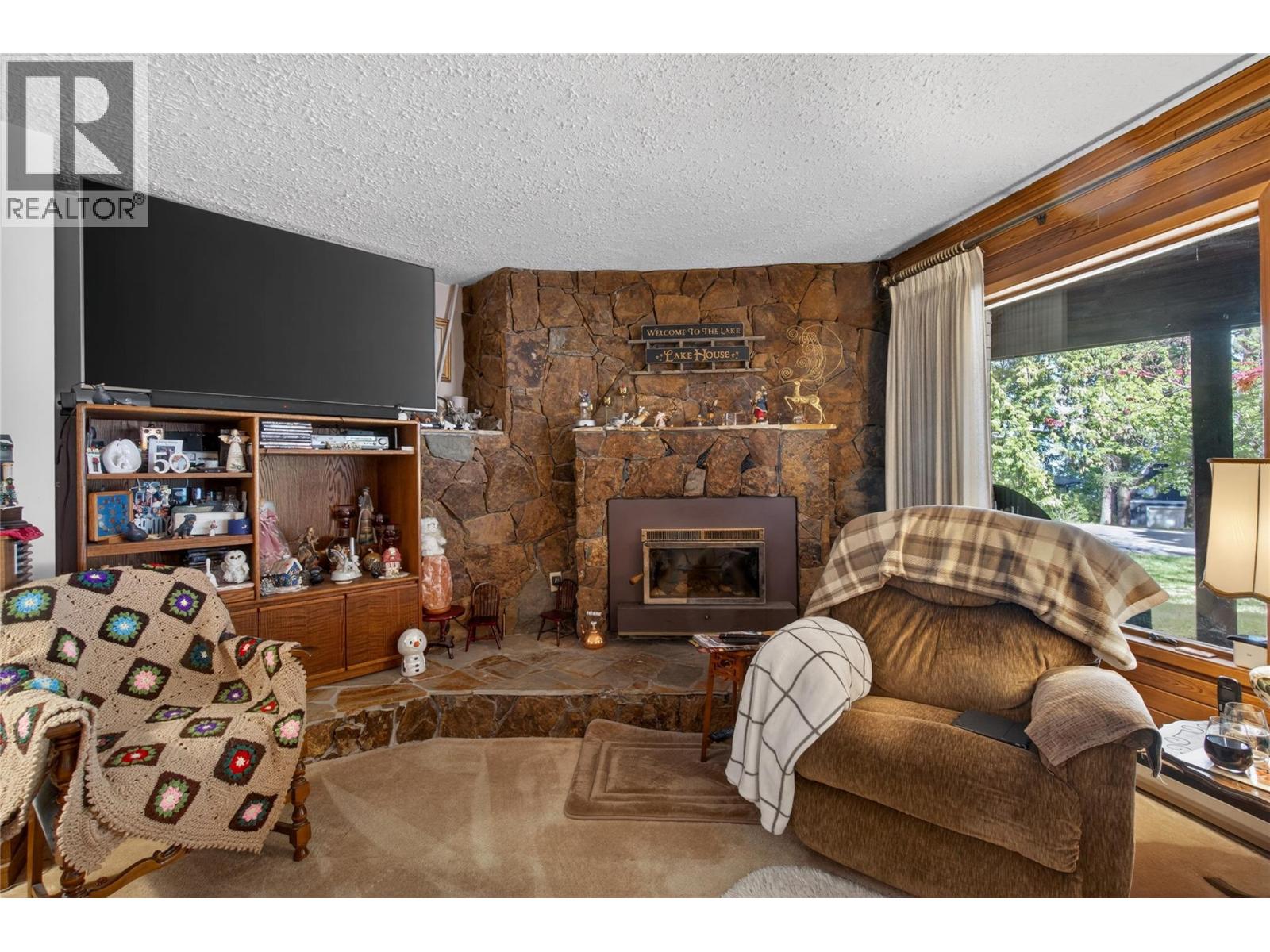 #22 4498 Squilax-Anglemont Road - 15