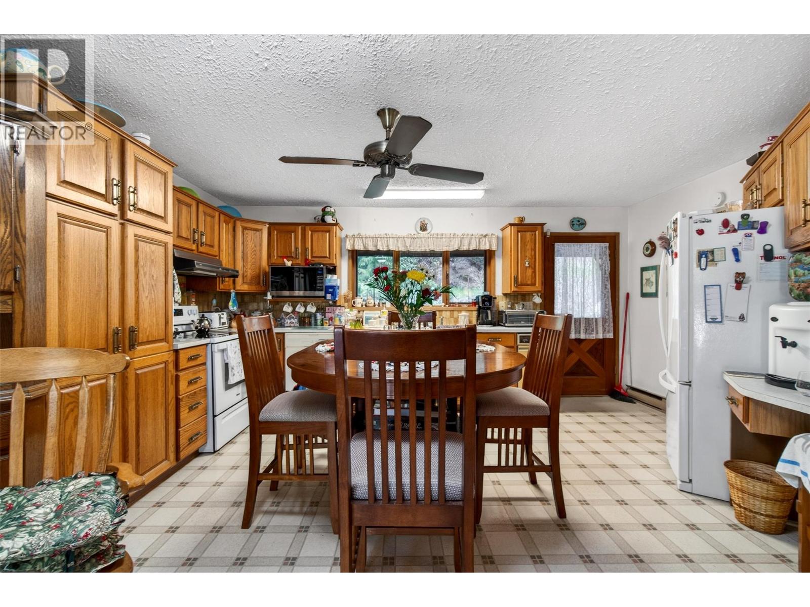 #22 4498 Squilax-Anglemont Road - 10
