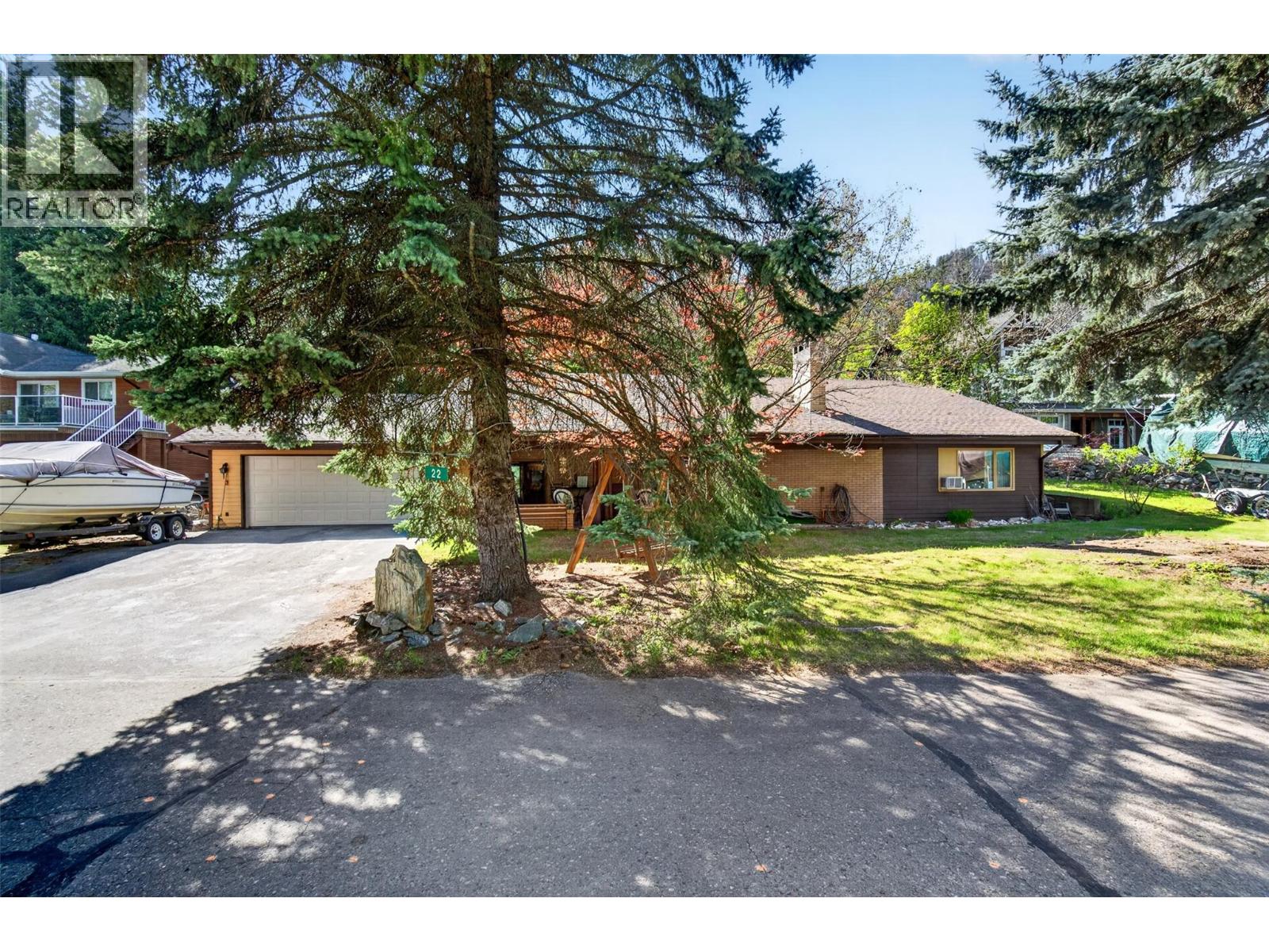 22 4498 Squilax-Anglemont Road, Scotch Creek