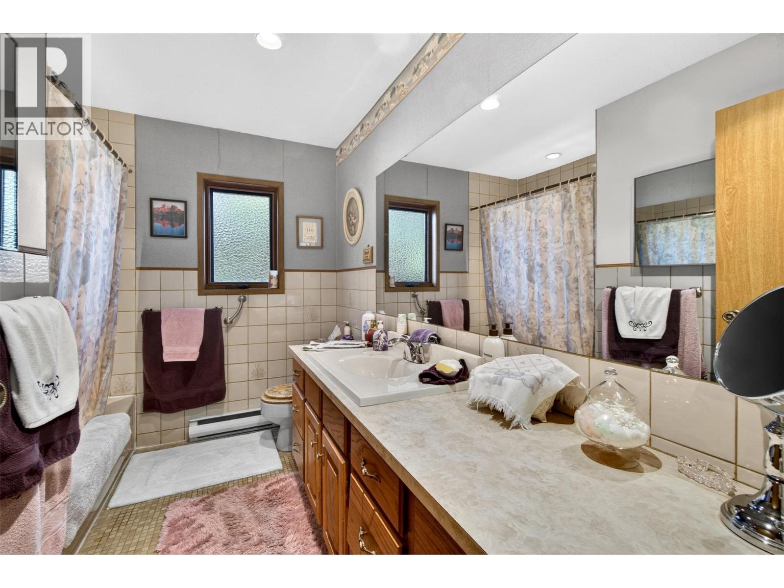 #22 4498 Squilax-Anglemont Road - 27