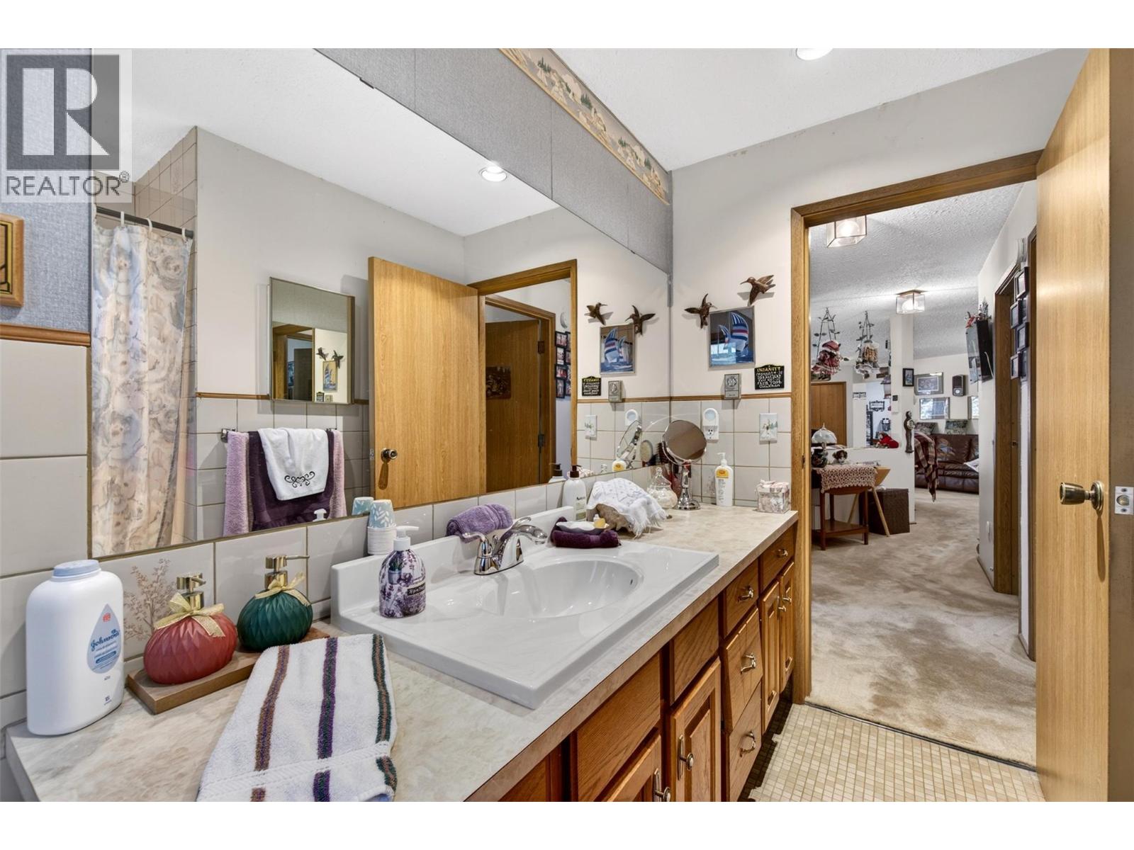 #22 4498 Squilax-Anglemont Road - 29