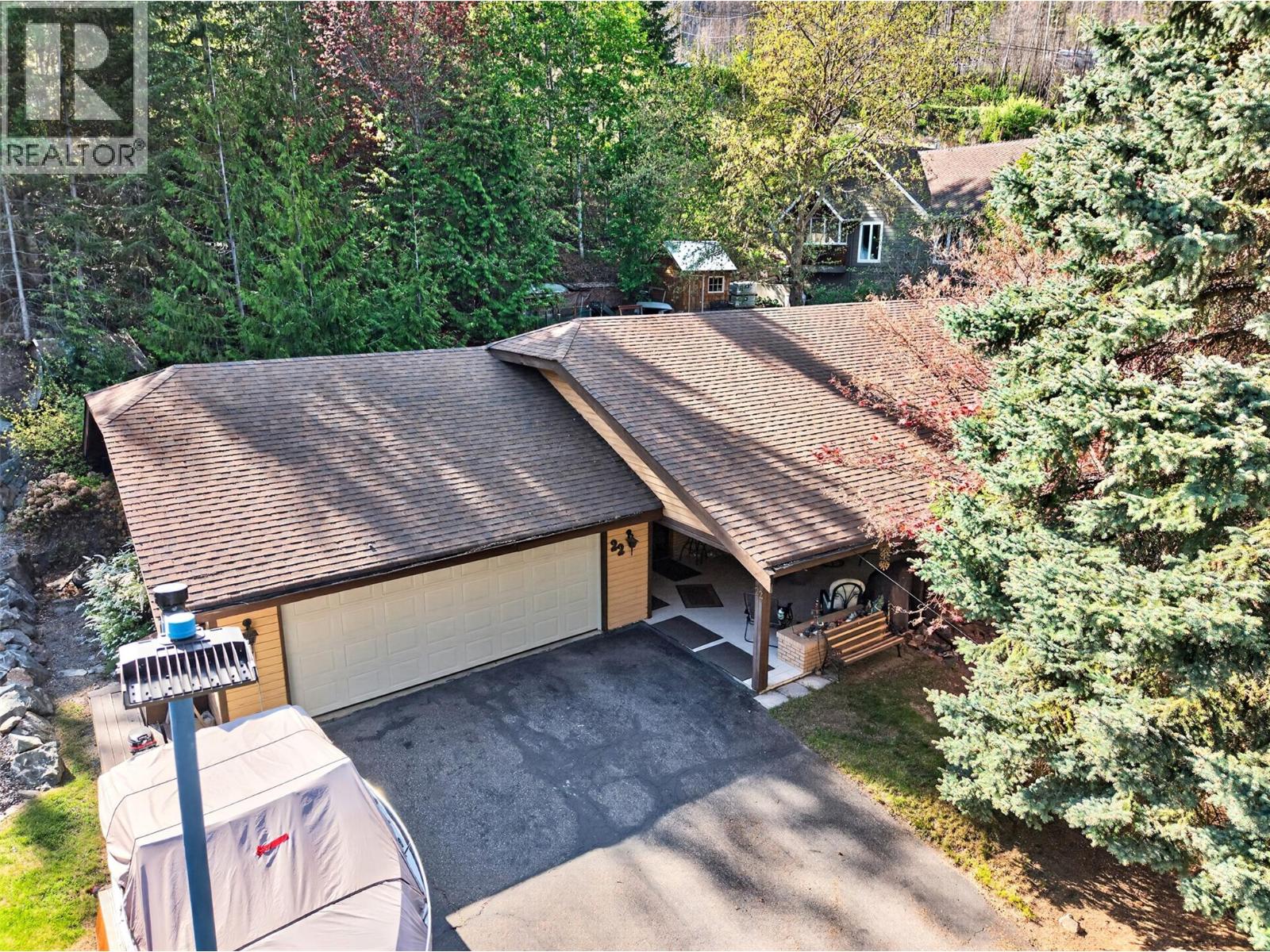 #22 4498 Squilax-Anglemont Road - 38