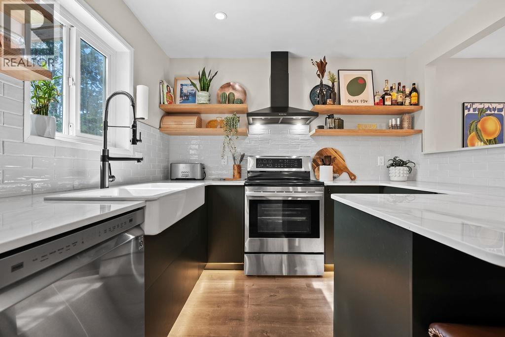 39706 GOVERNMENT ROAD, Squamish