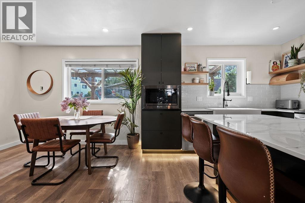 39706 GOVERNMENT ROAD, Squamish