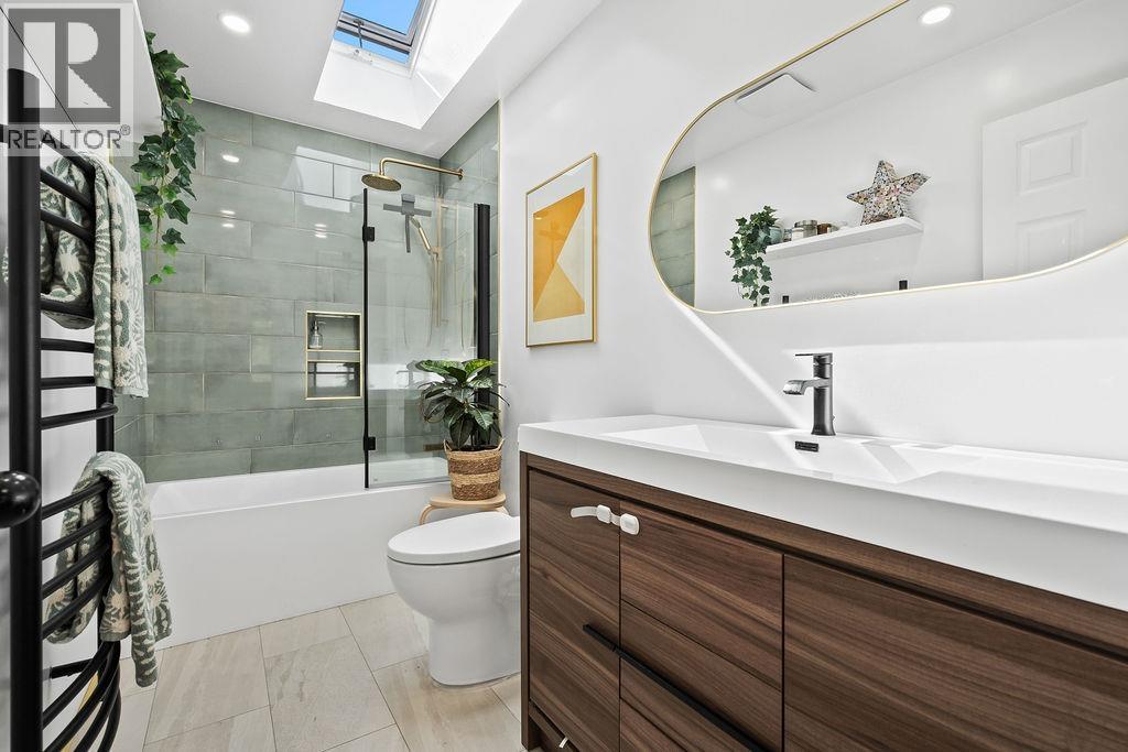 39706 GOVERNMENT ROAD, Squamish