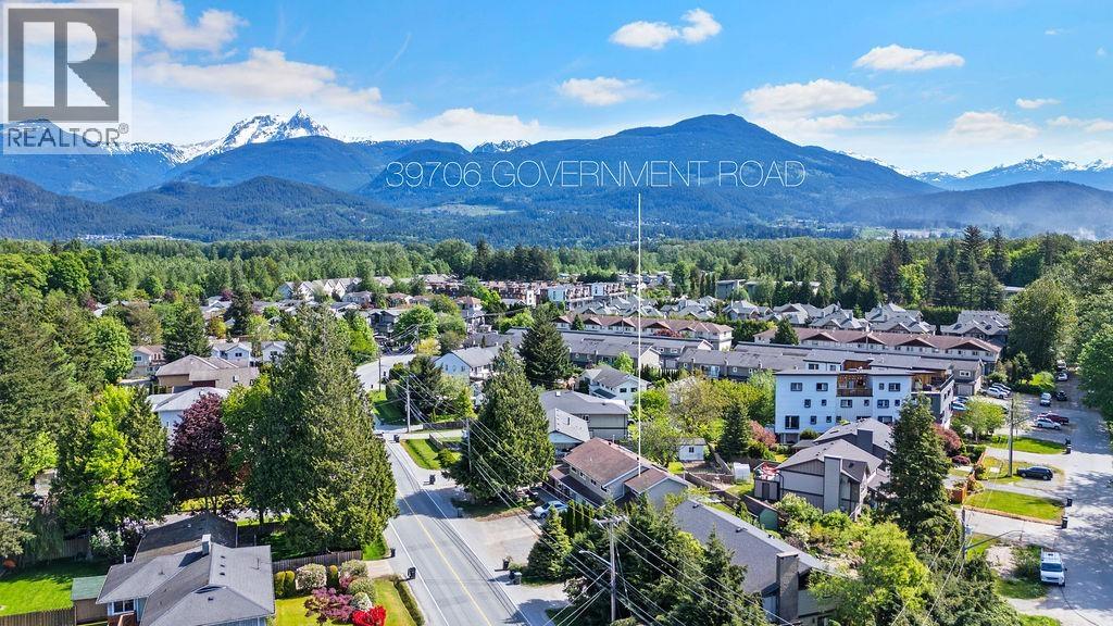 39706 GOVERNMENT ROAD, Squamish