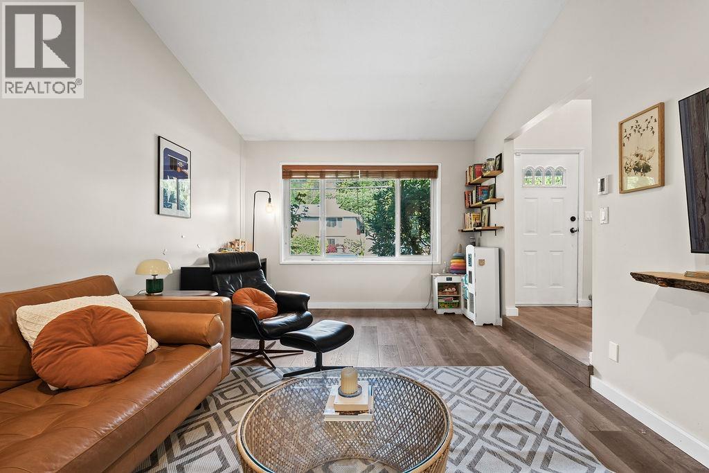 39706 GOVERNMENT ROAD, Squamish
