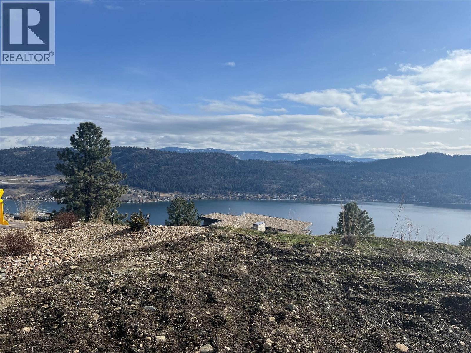 8916 Hampshire Crescent, Vernon
