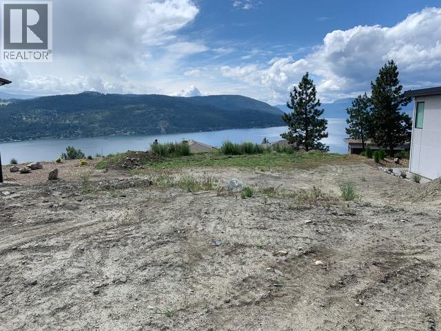 8916 Hampshire Crescent, Vernon