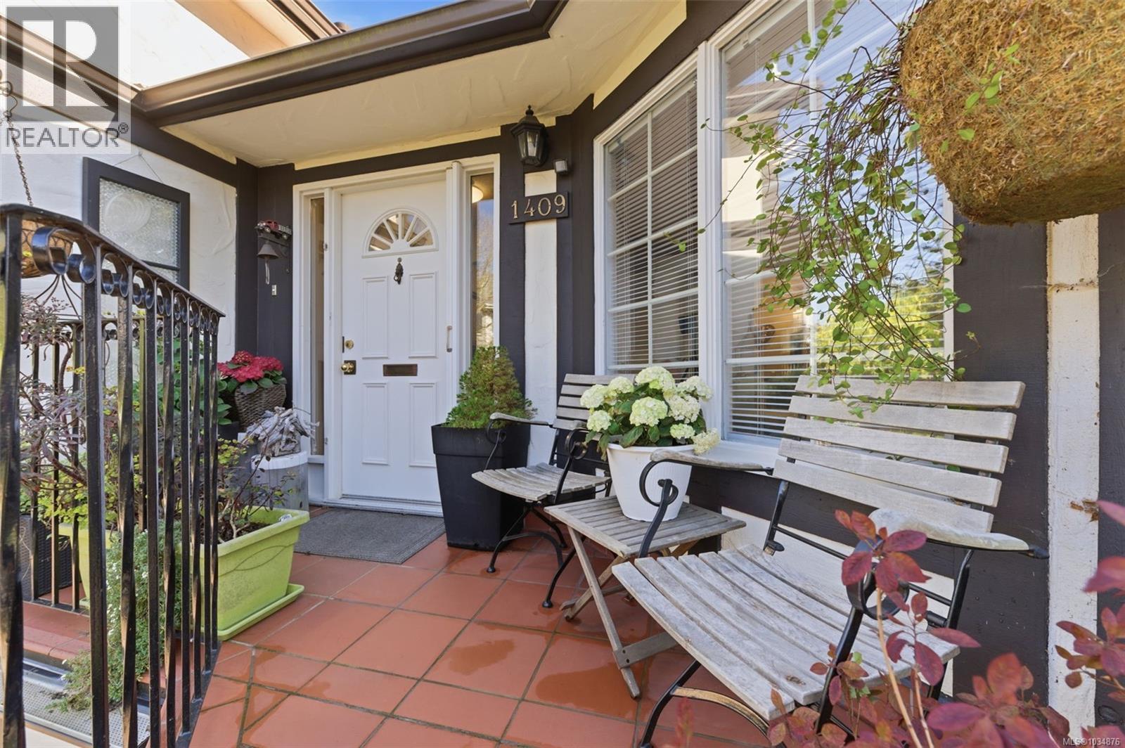  1409 Yale Street, Oak Bay