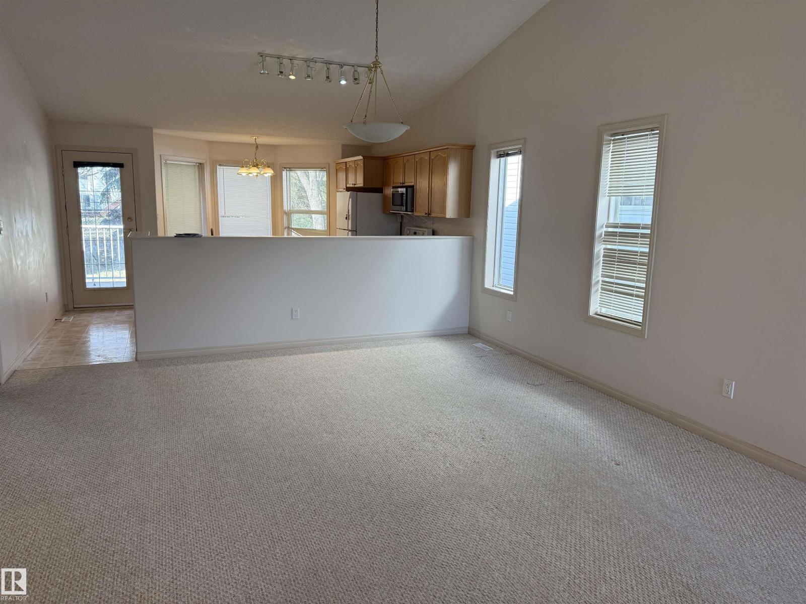 #14 330 GALBRAITH CL NW - 5
