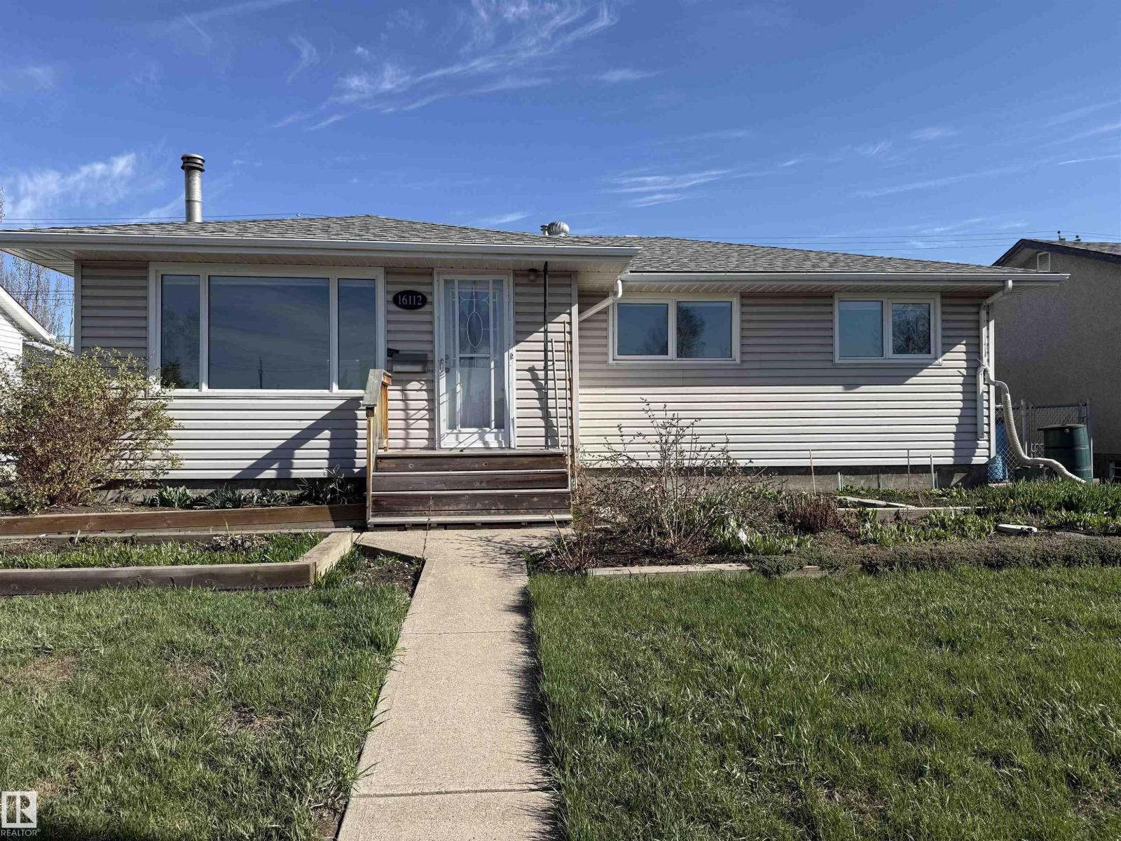 16112 87 AV NW, Edmonton