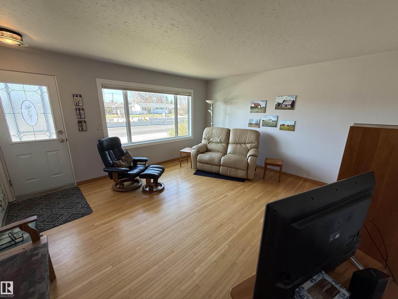 16112 87 AV NW, Edmonton