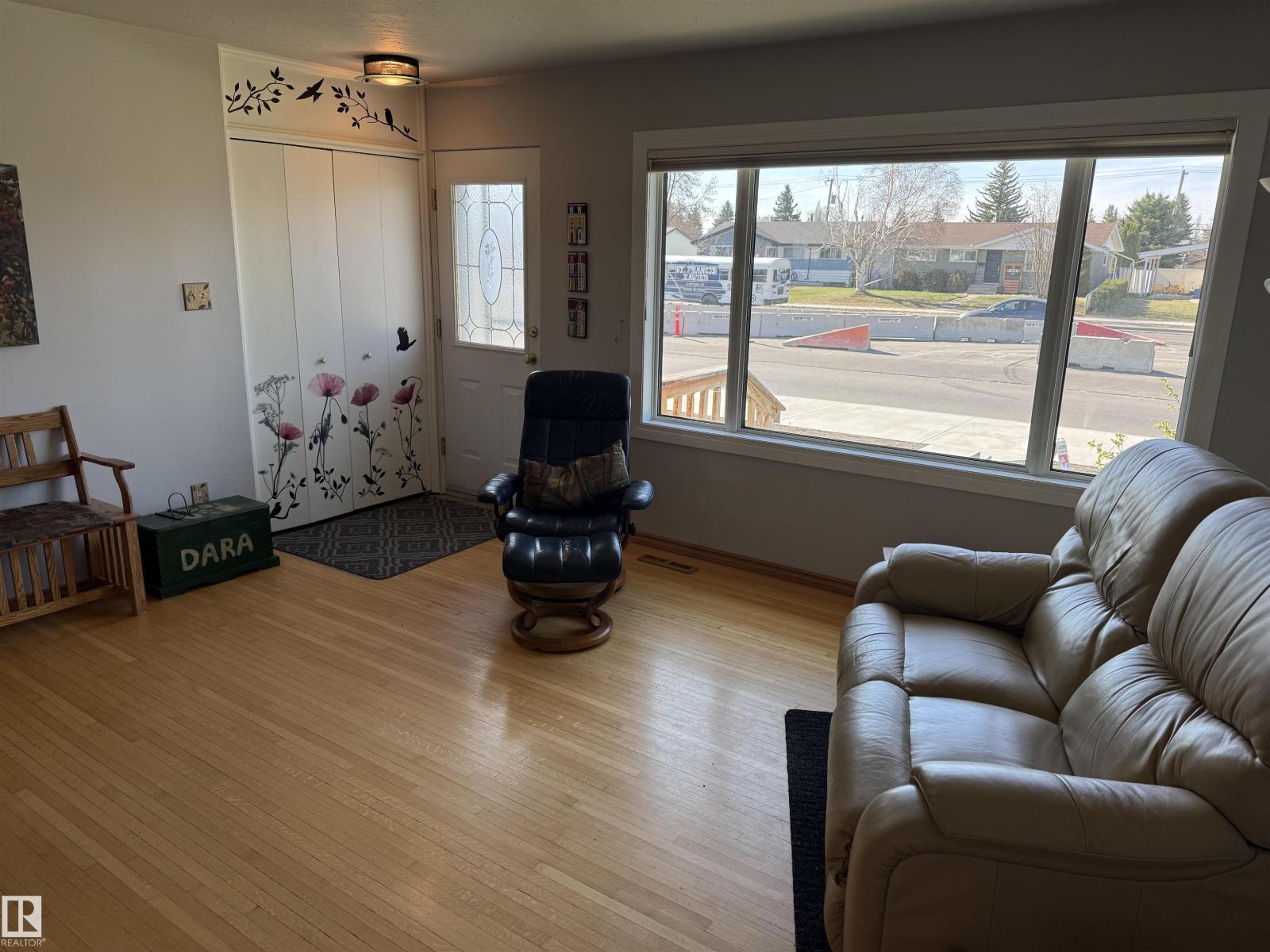 16112 87 AV NW, Edmonton