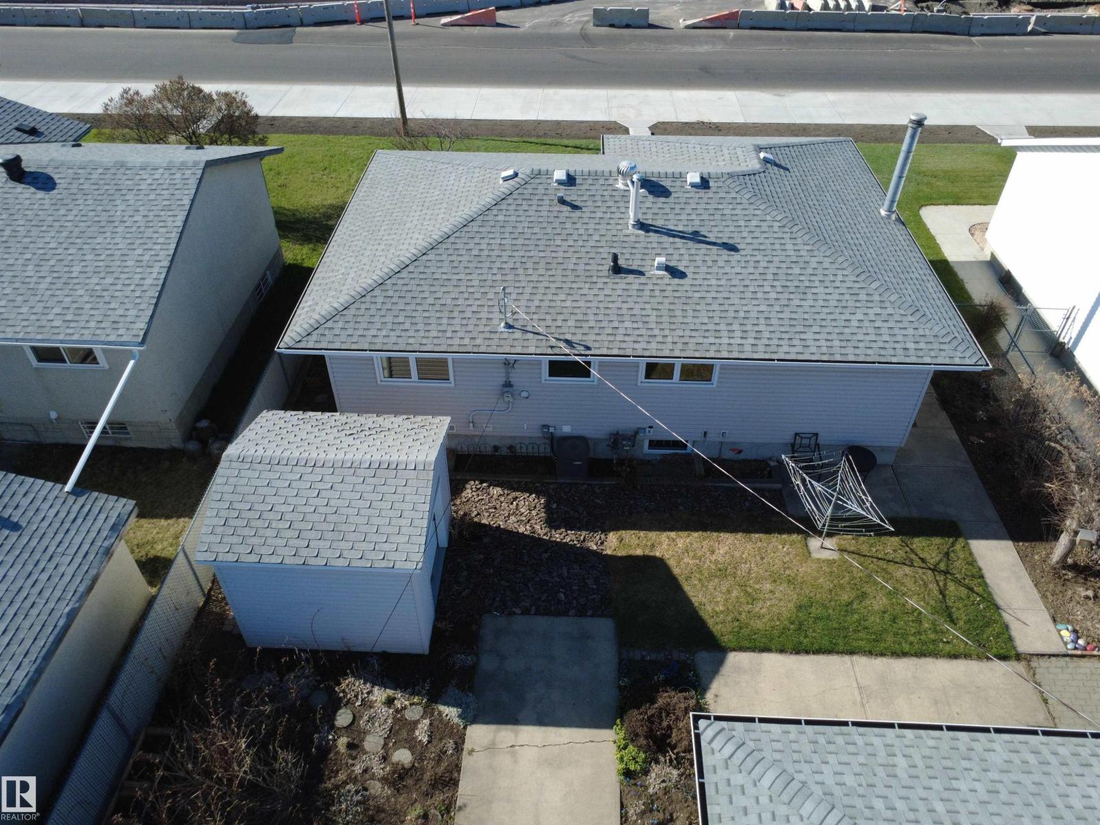 16112 87 AV NW - 4