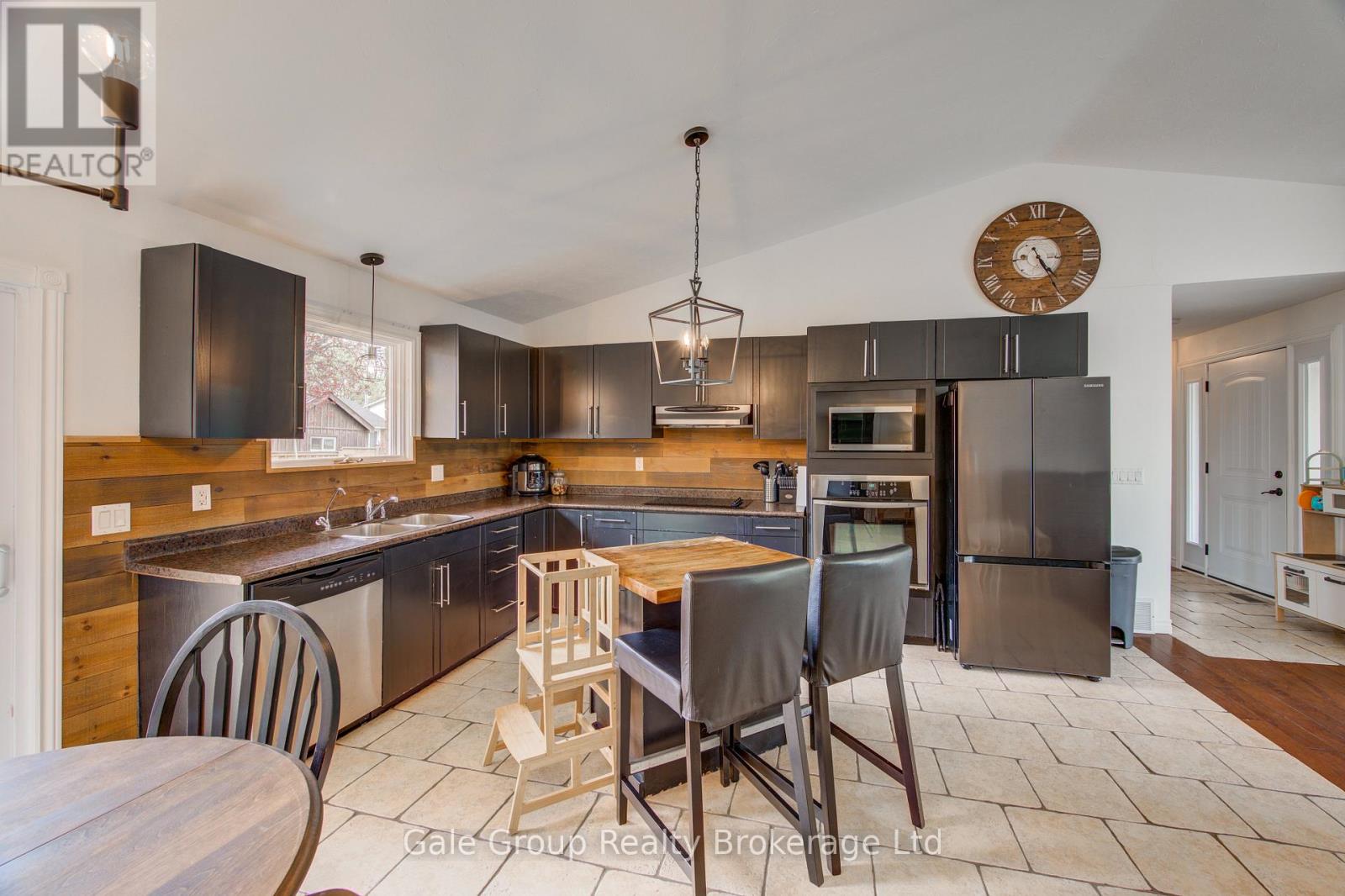 222 CAVERLY ROAD S - 3