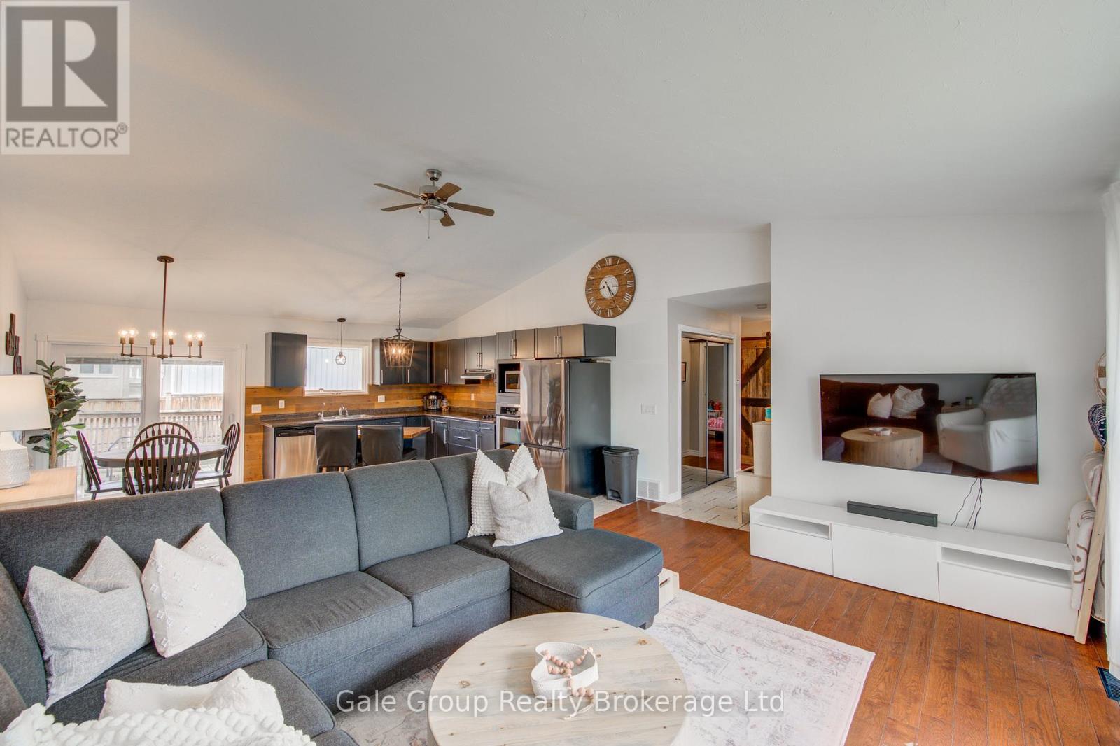 222 CAVERLY ROAD S - 8