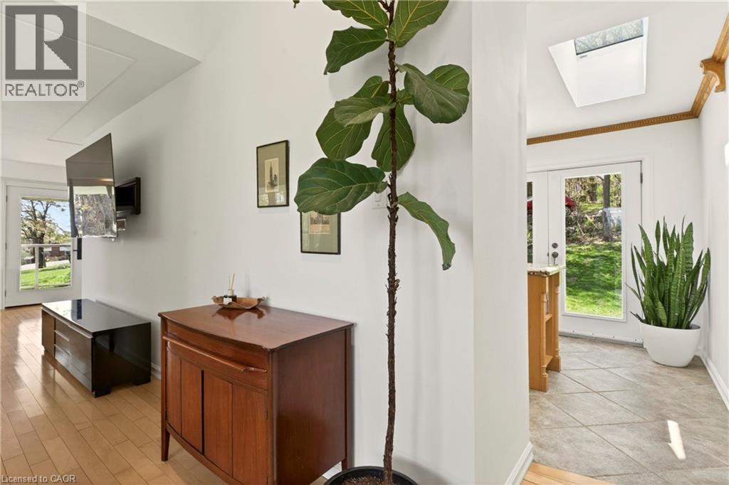 123 HILLCREST Avenue, Hamilton, Ontario, L9H4X7 — Photo 6