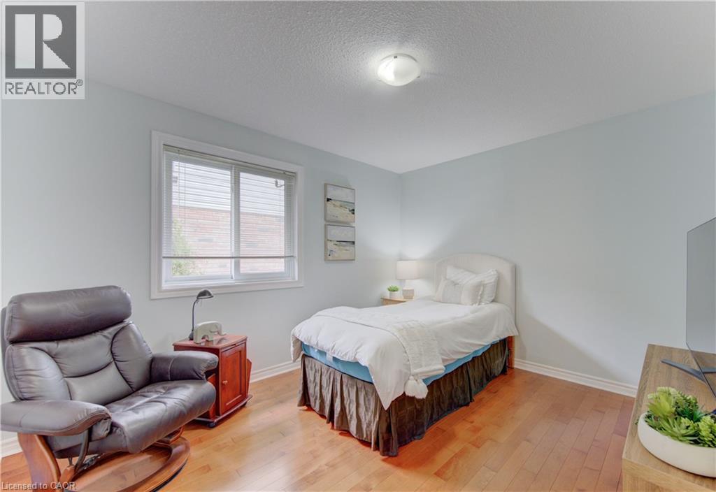 487 BRENTCLIFFE Drive, Waterloo, Ontario, N2T2R8 — Photo 27
