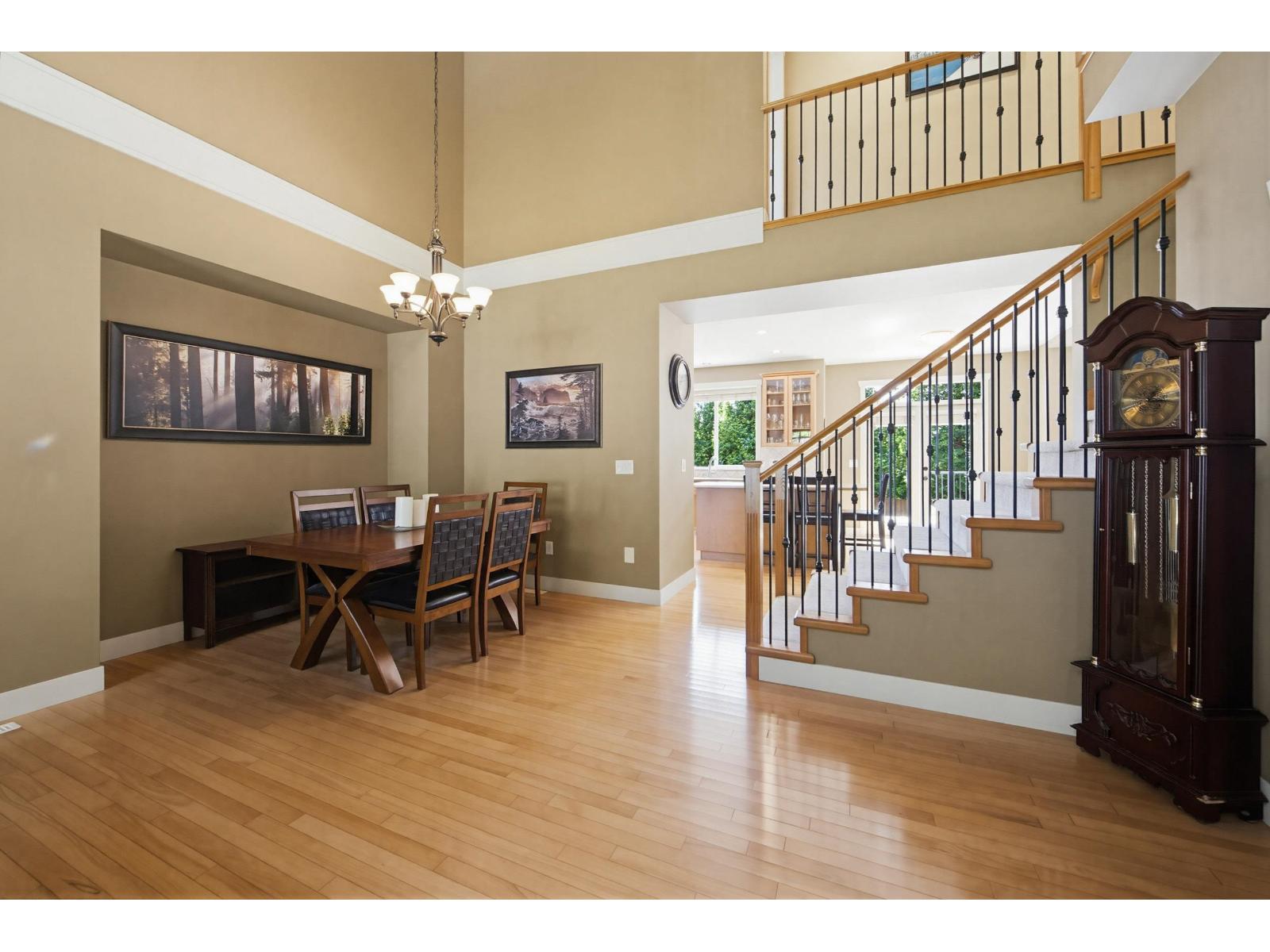 7 Bed, 4 Bath House for Sale in Surrey – 10304 164A STREET, Surrey - Image 7