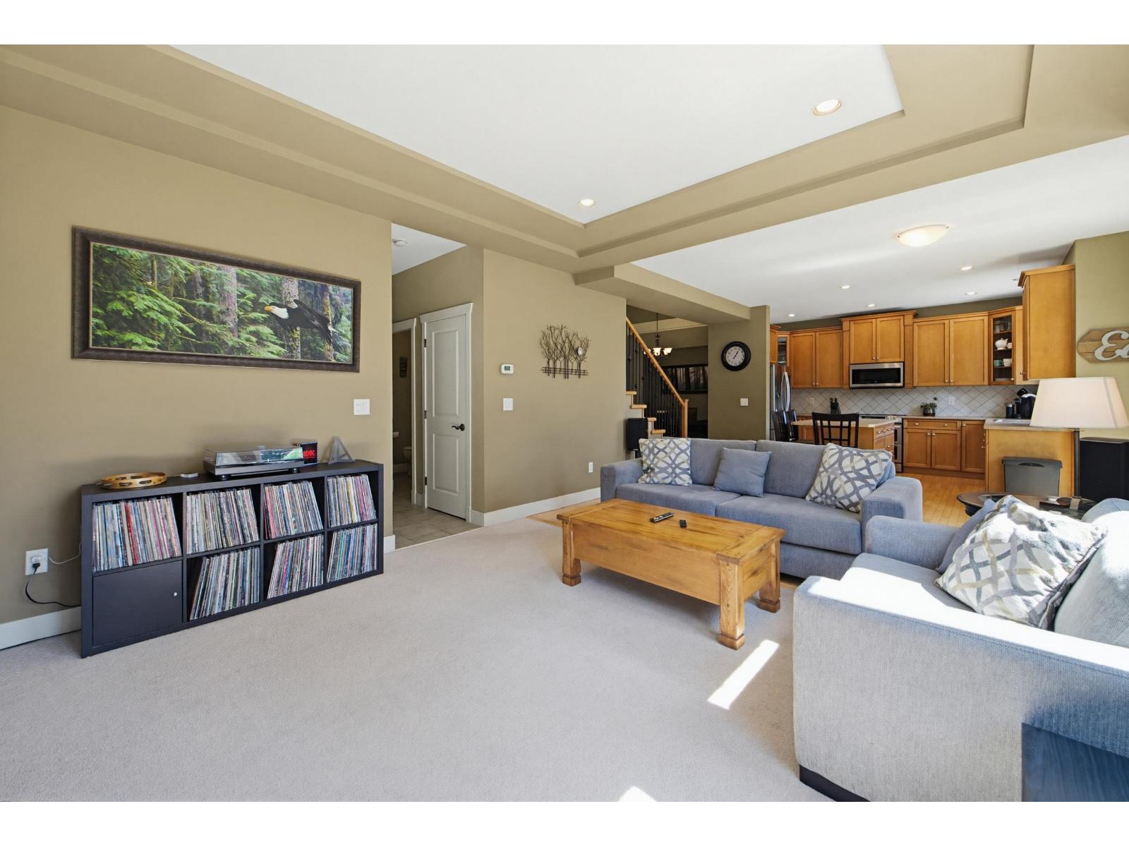 7 Bed, 4 Bath House for Sale in Surrey – 10304 164A STREET, Surrey - Image 14