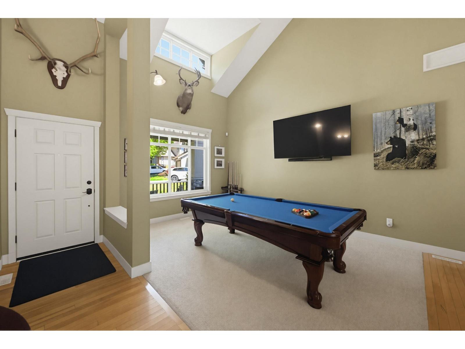 7 Bed, 4 Bath House for Sale in Surrey – 10304 164A STREET, Surrey - Image 6
