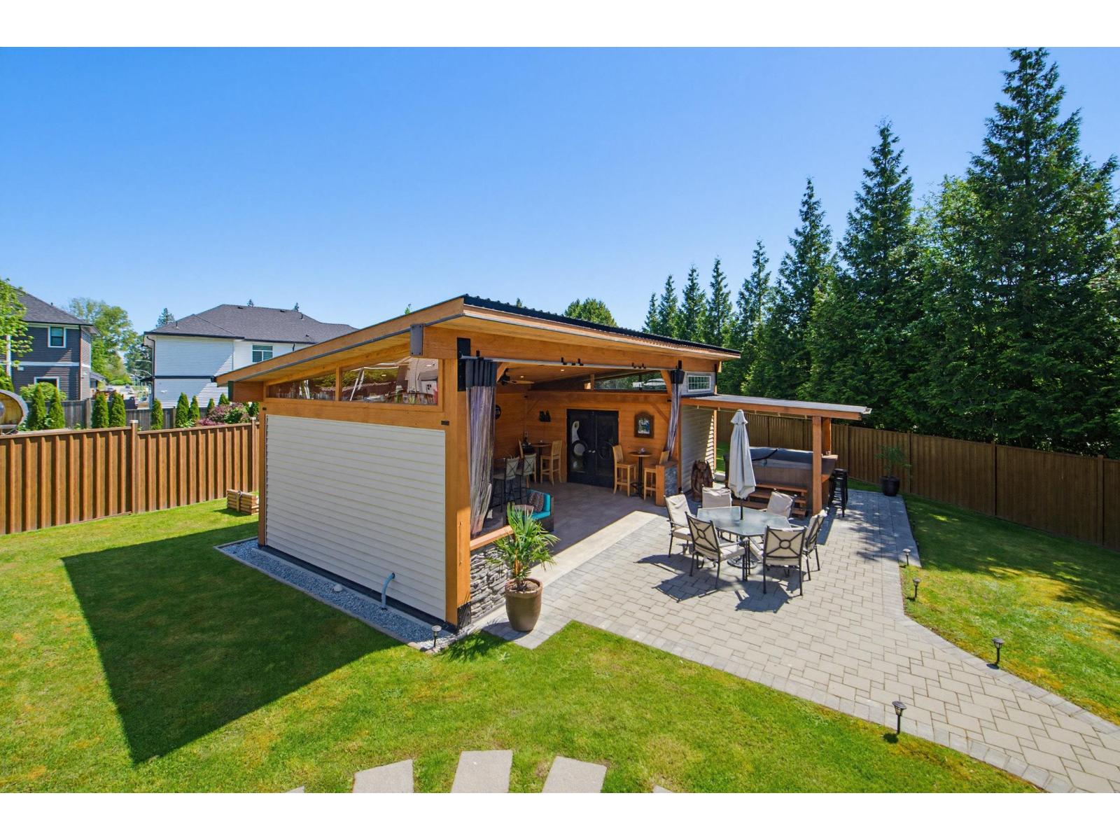 7 Bed, 4 Bath House for Sale in Surrey – 10304 164A STREET, Surrey - Image 32