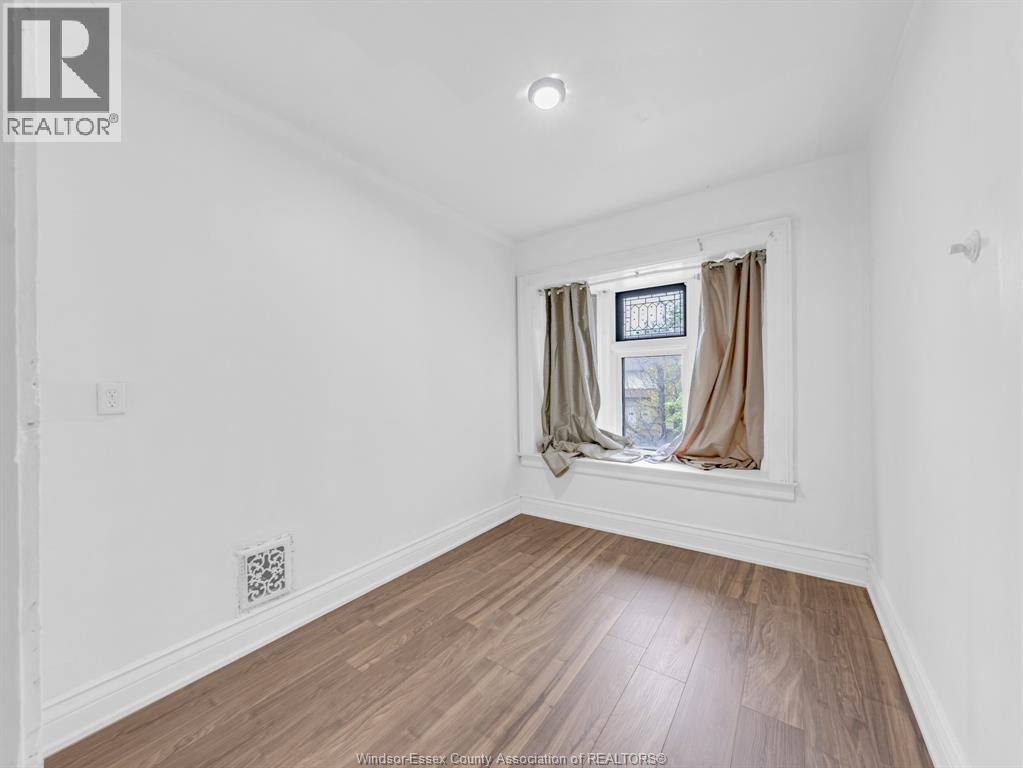 426 BRUCE AVENUE, Windsor, Ontario, N9A4W7 — Photo 3