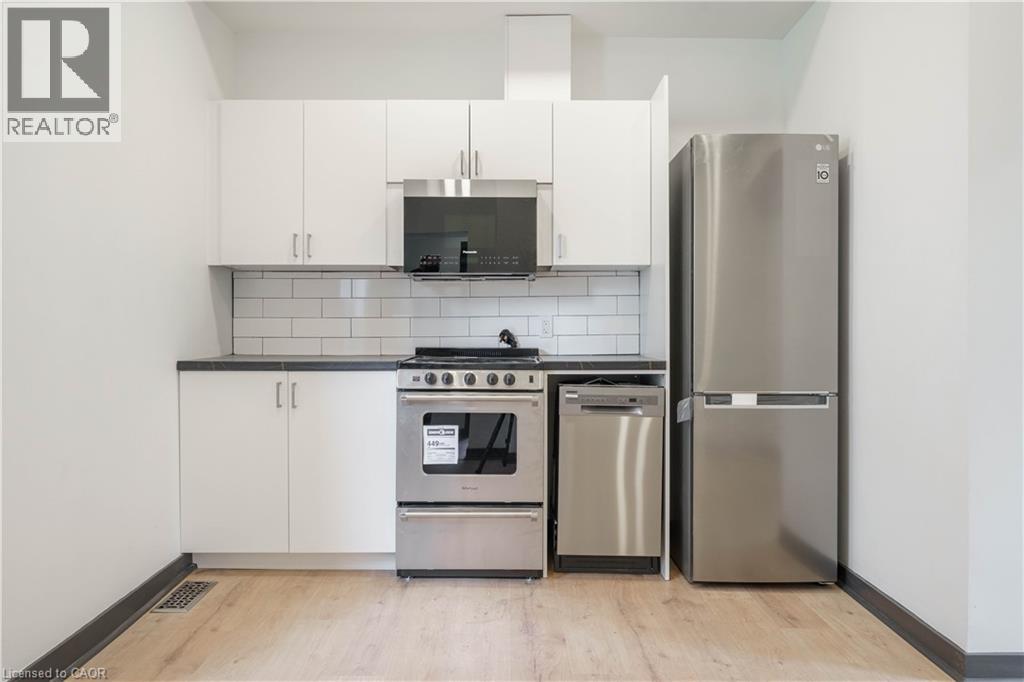 32 BRITANNIA Avenue - 28