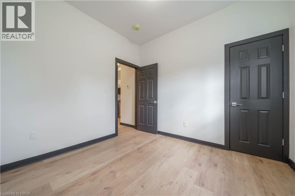 32 BRITANNIA Avenue - 31
