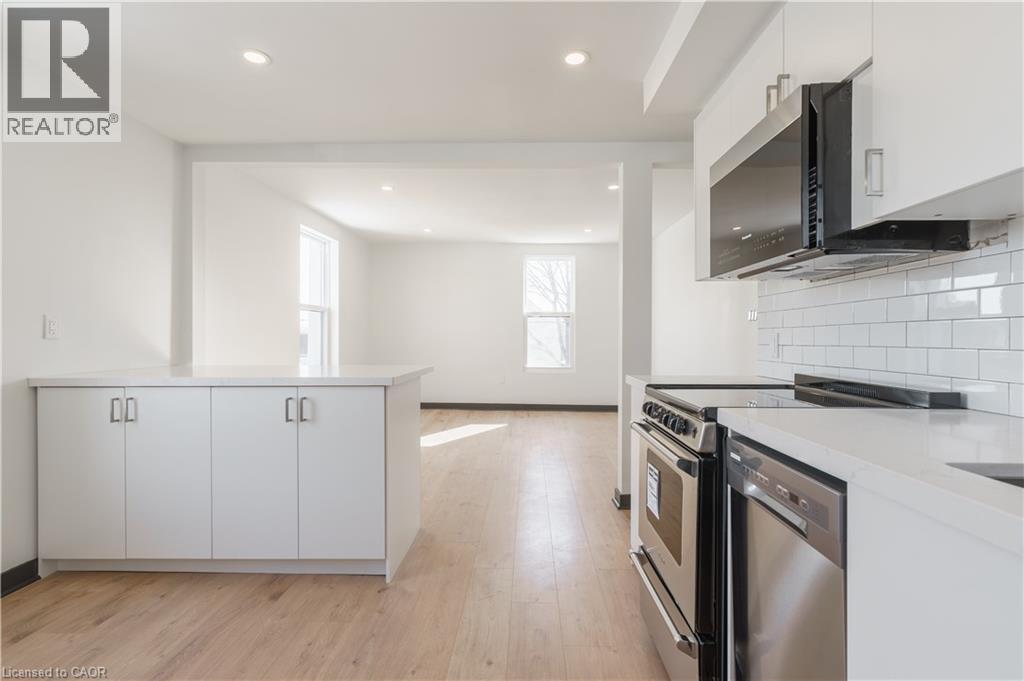 32 BRITANNIA Avenue - 5