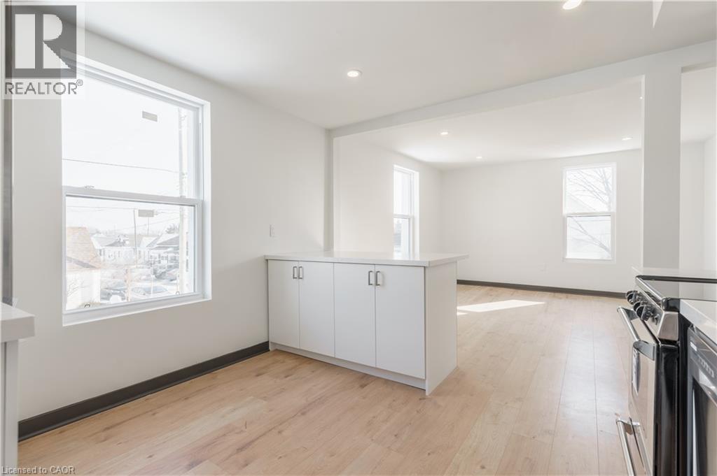32 BRITANNIA Avenue - 7