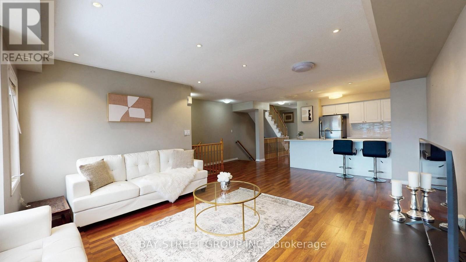 #13 3975 EGLINTON AVENUE W - 5