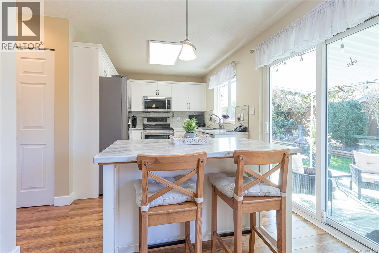 331 Rheumer Cres - 5