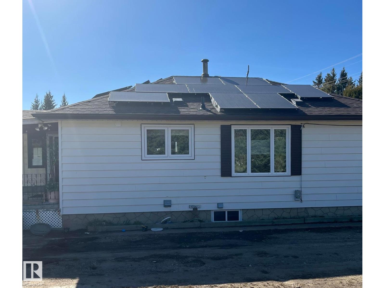 5027 49 Ave - 22