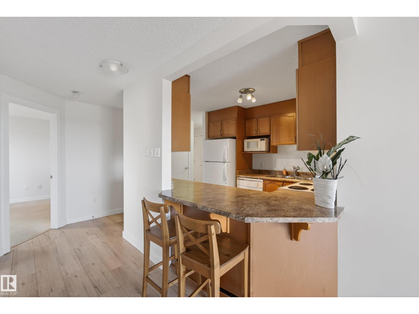 #908 9715 110 ST NW - 15
