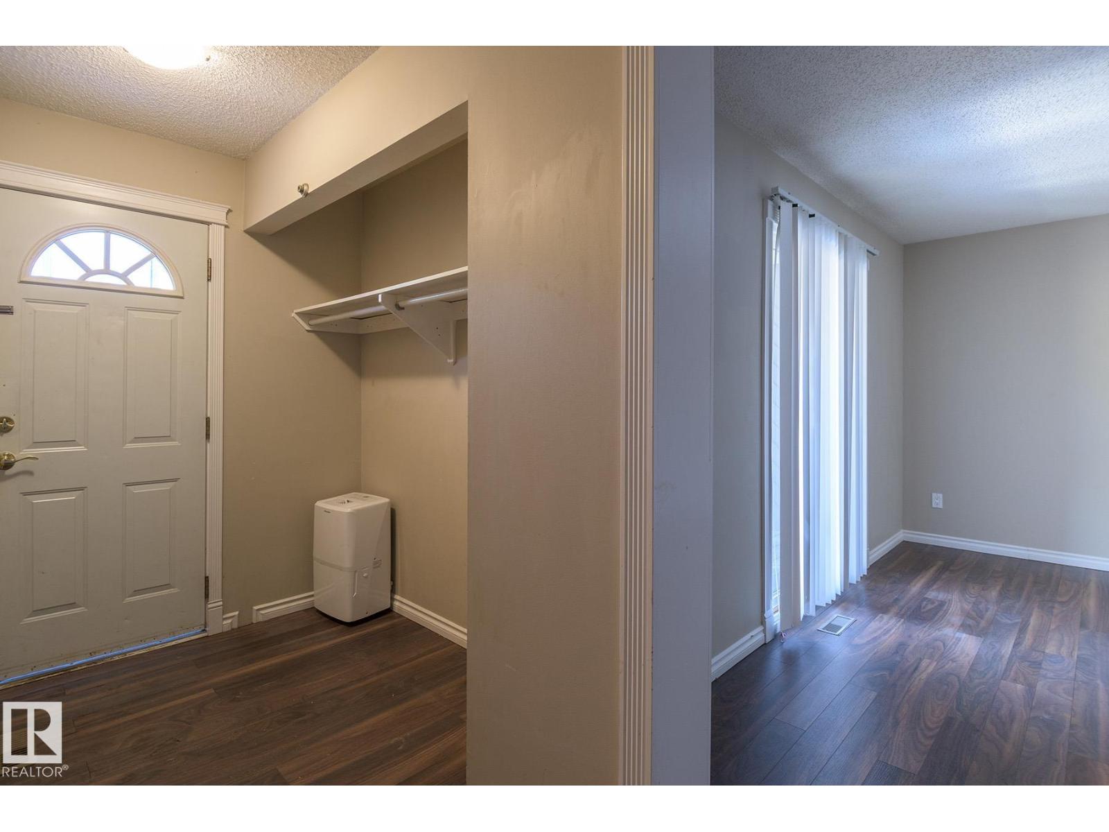 8039 27 AV NW - 4