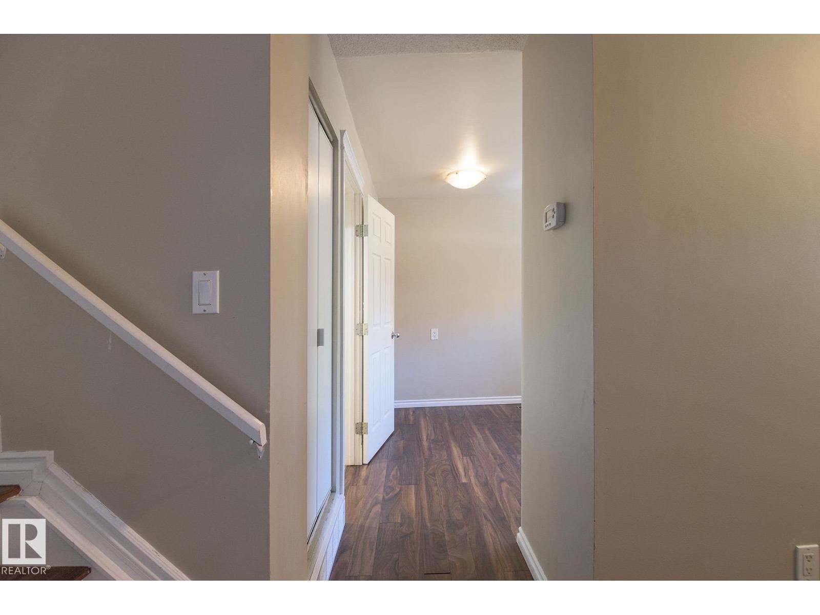 8039 27 AV NW - 13