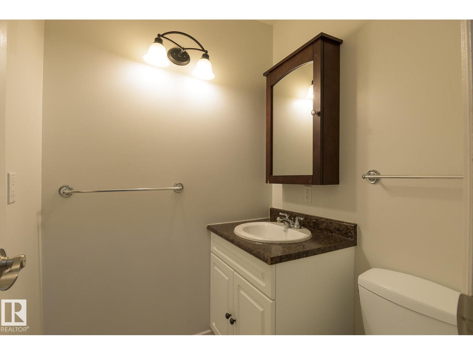 8039 27 AV NW - 16