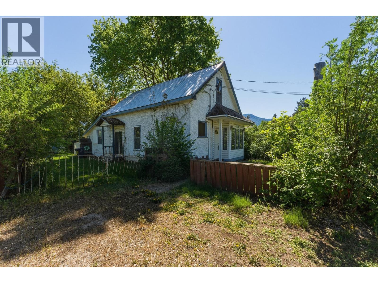 2850 Jarvis Street - 1