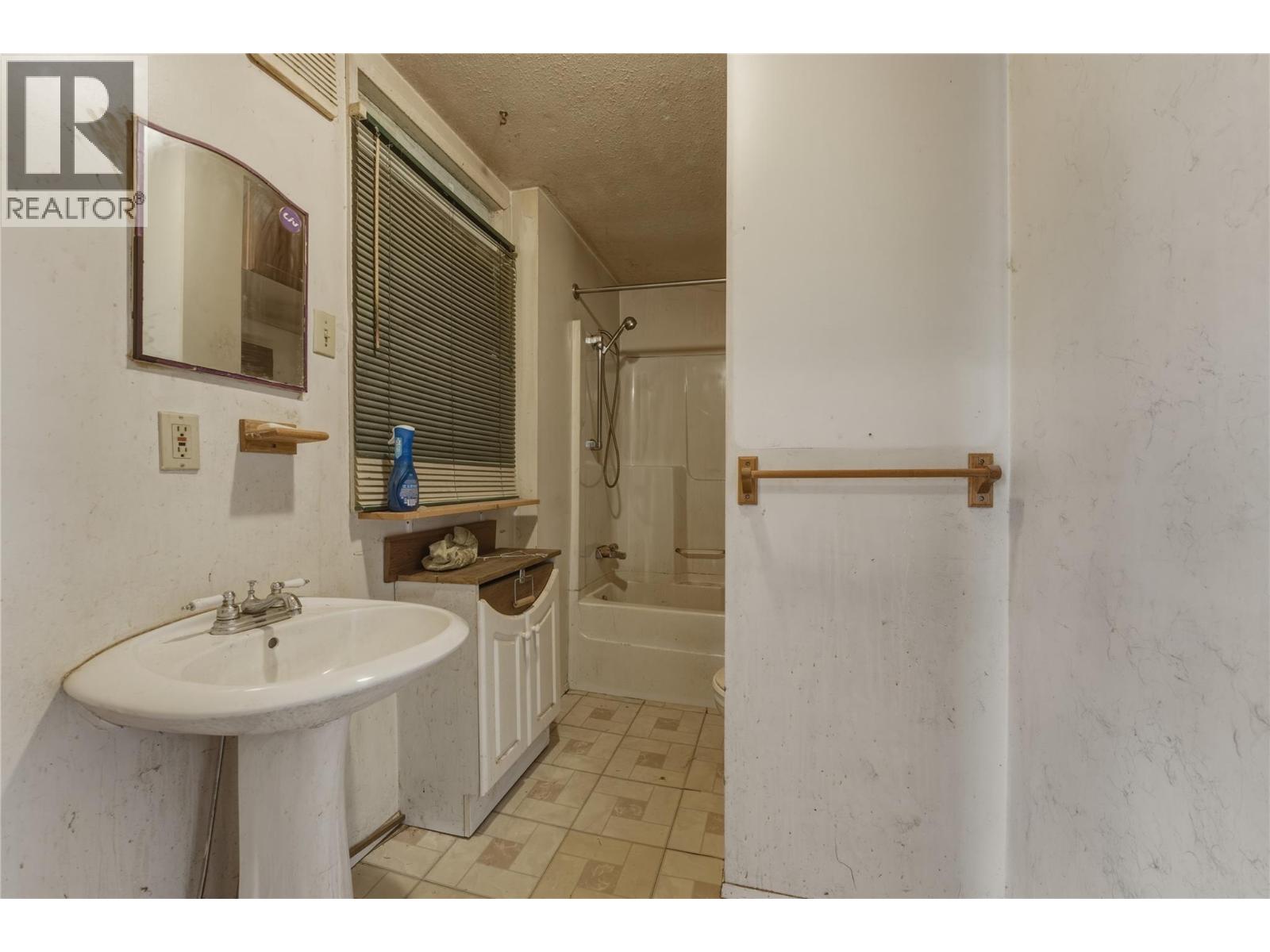 2850 Jarvis Street - 19