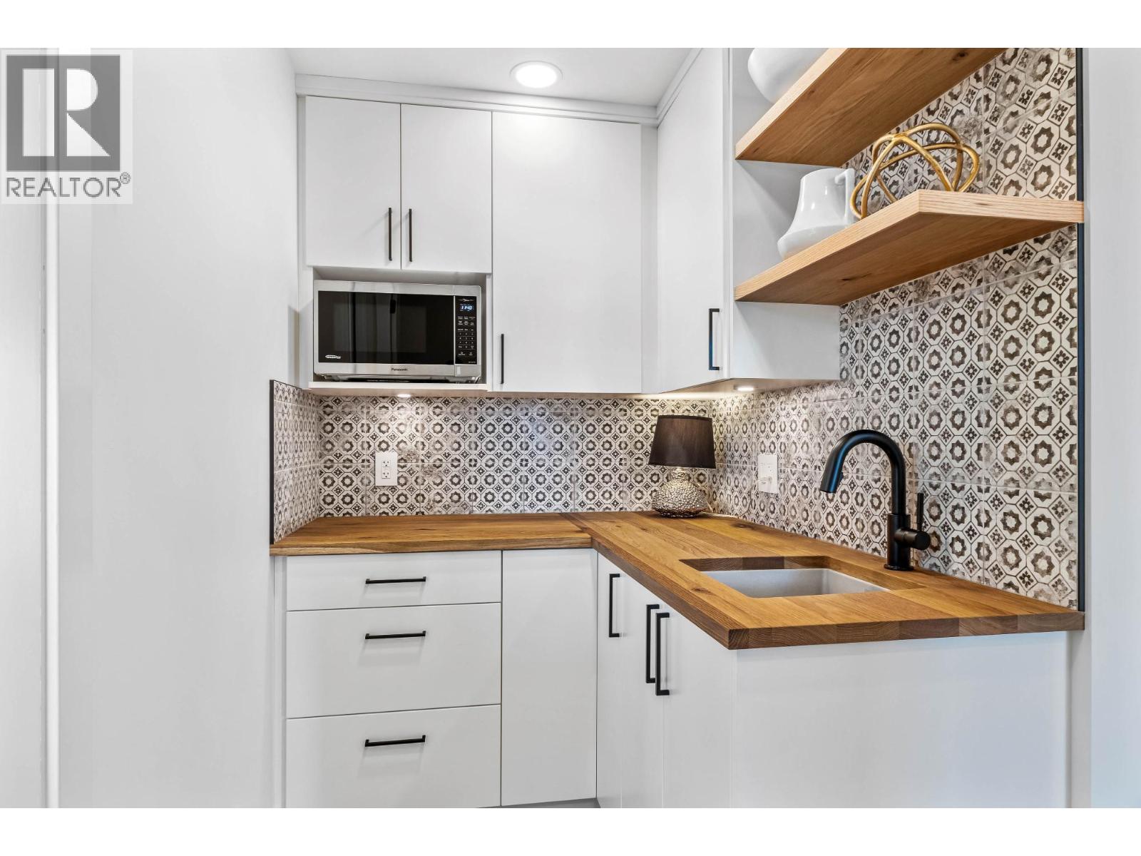 8555 BARNHARTVALE Road - 21