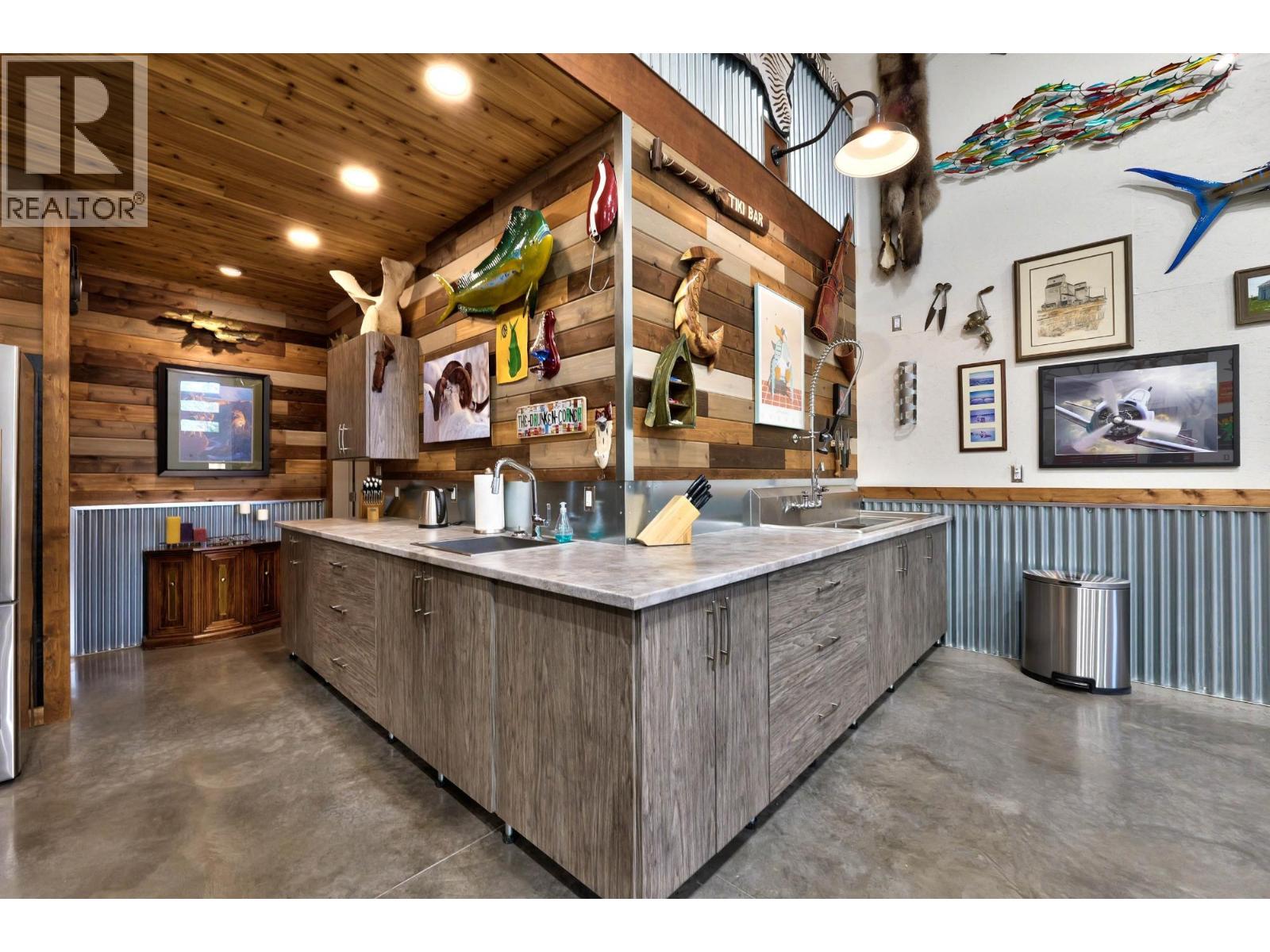 8555 BARNHARTVALE Road - 44
