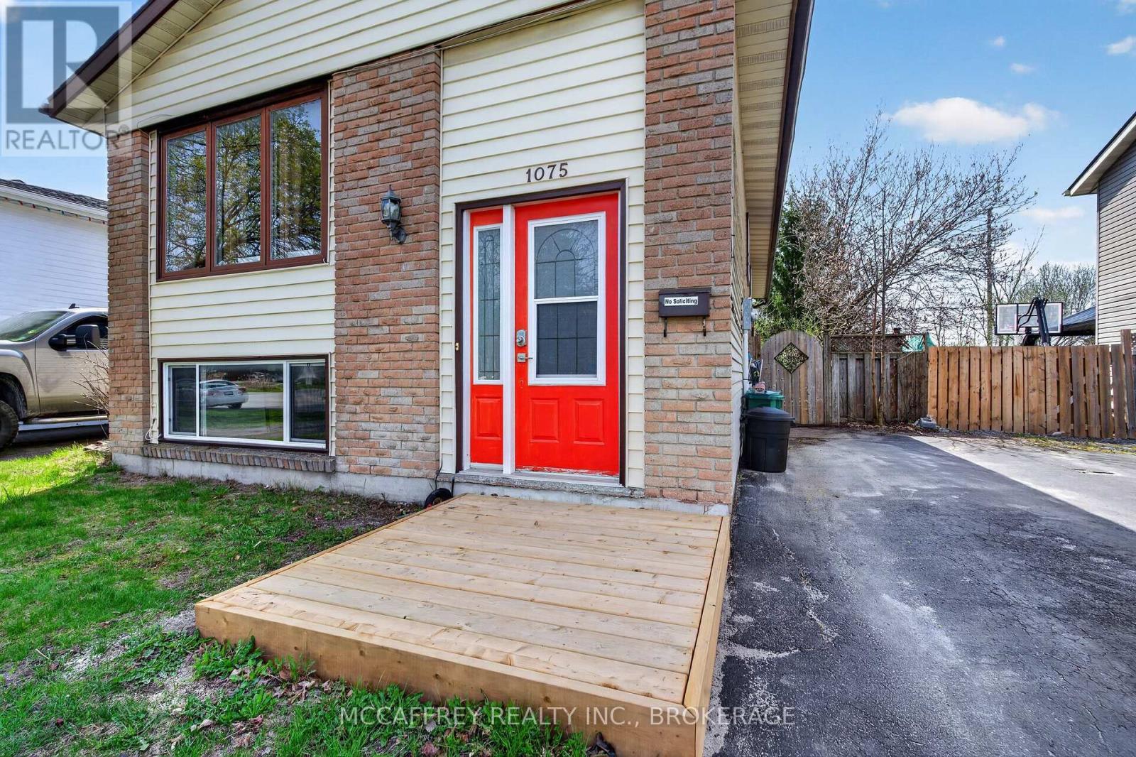 1075 BASSWOOD PLACE - Image 2