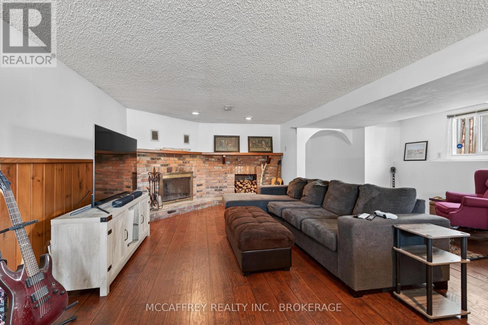 1075 BASSWOOD PLACE - 20